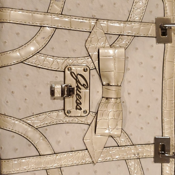 Guess Cream Bow Handbag - Picture 2 of 8